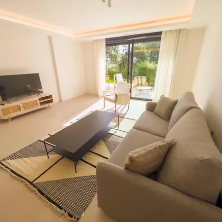 Apartmán Bajo Con Jardin En La Milla De Oro Marbella