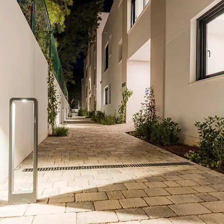Appartamento Bajo Con Jardin En La Milla De Oro Marbella